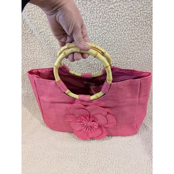 Pretty pink bucket style rattan handbag/tote w/front flower detail Neiman Marcus - Picture 5 of 5